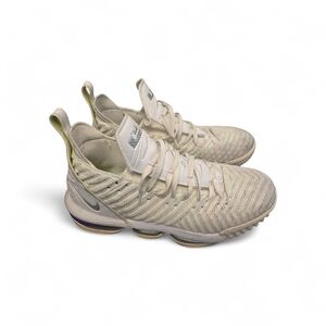 Buzz Lightyear Lebron 16.